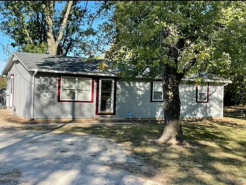 44 Circle Dr Photo 1
