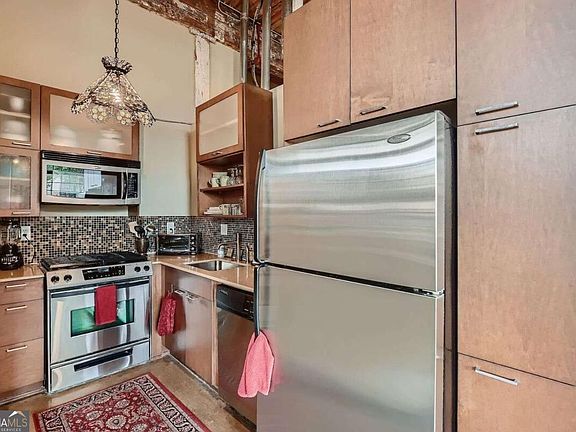 4th image of 170 Boulevard SE APT F101