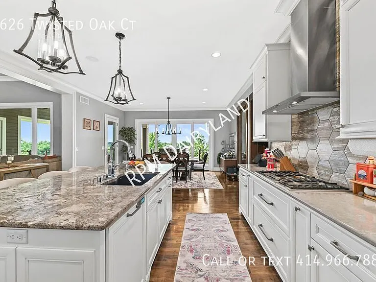 1626 Twisted Oak Ct — Photo 11