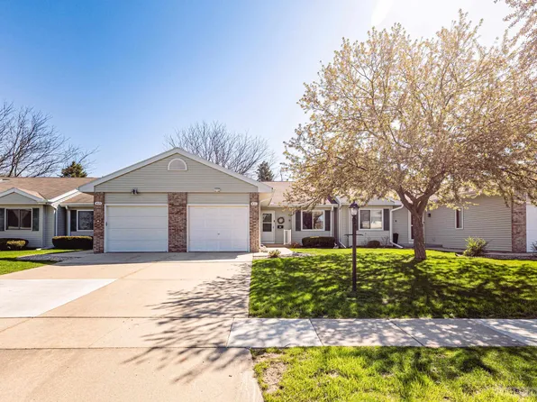 411 Kensington Sq, Stoughton, WI 53589