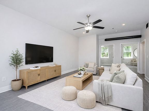 2nd image of 1000 King St #308