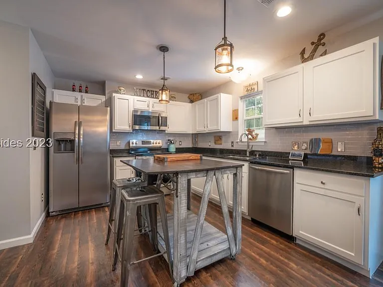 21 Pine Forest Dr — Photo 3