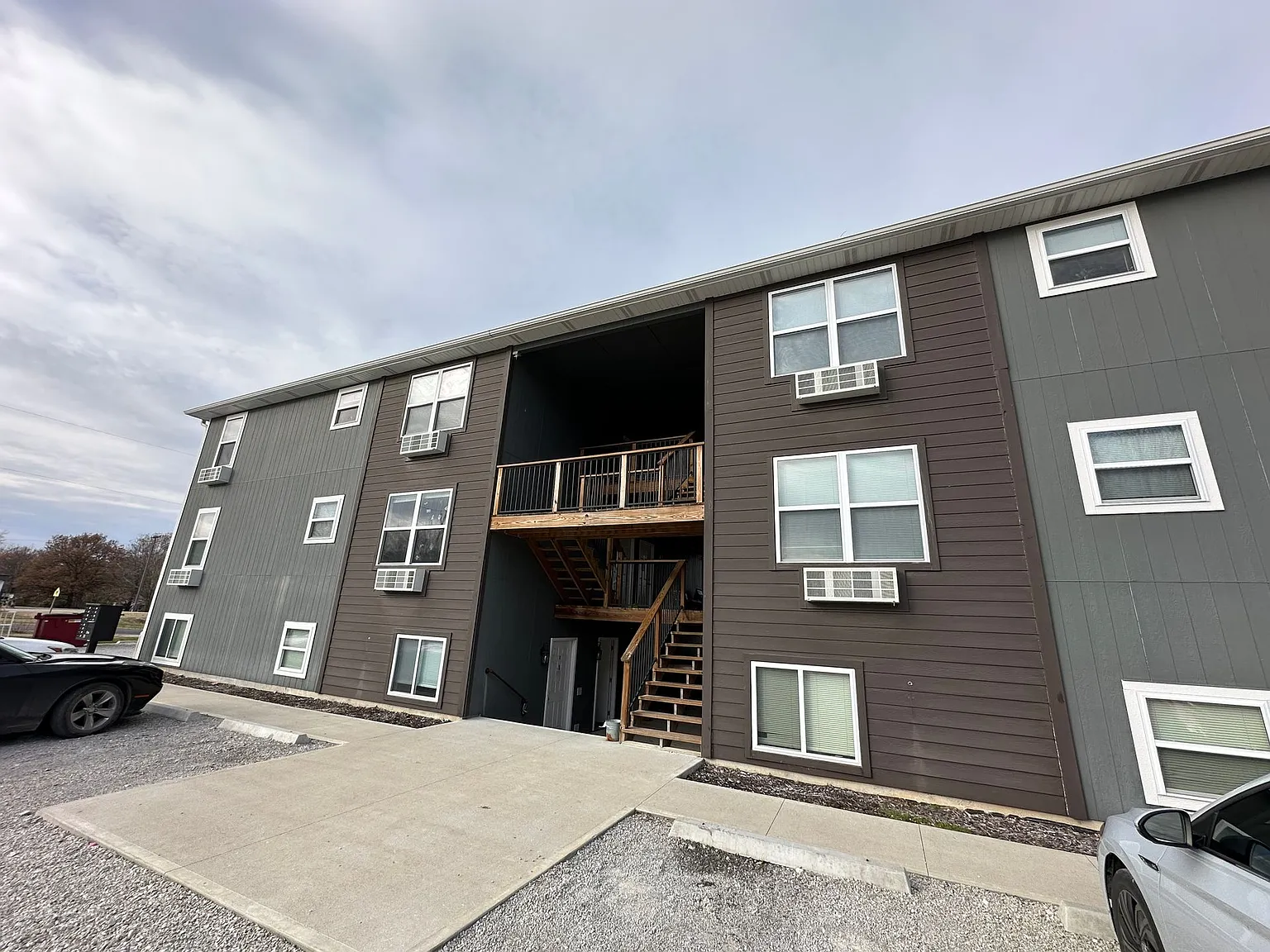 Green Ridge Apartments — Photo 1