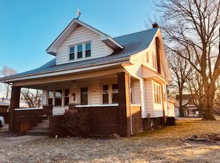 304 N Main St, Bourbon, IN 46504