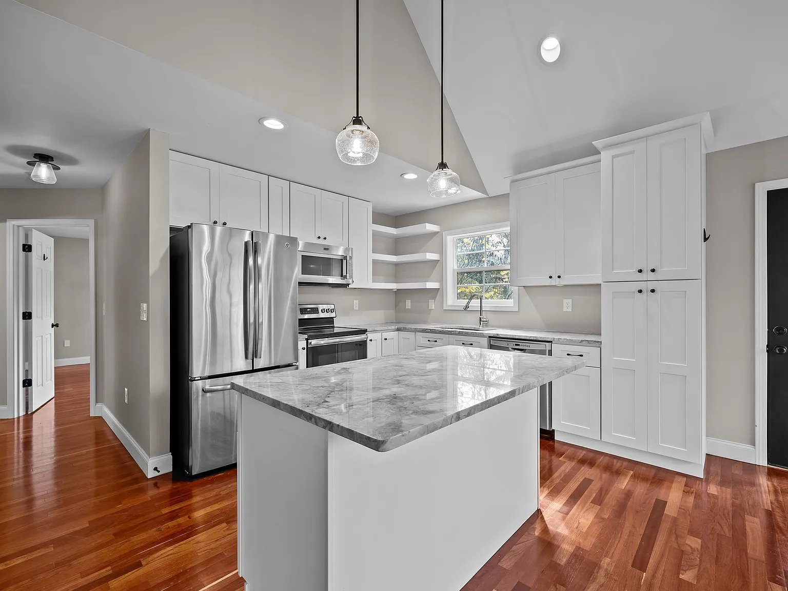 3 bed, 2.5 bath, 1557 sqft, $2,850 — Photo 3