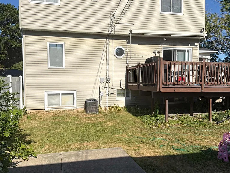 3175 S 105th St — Photo 3