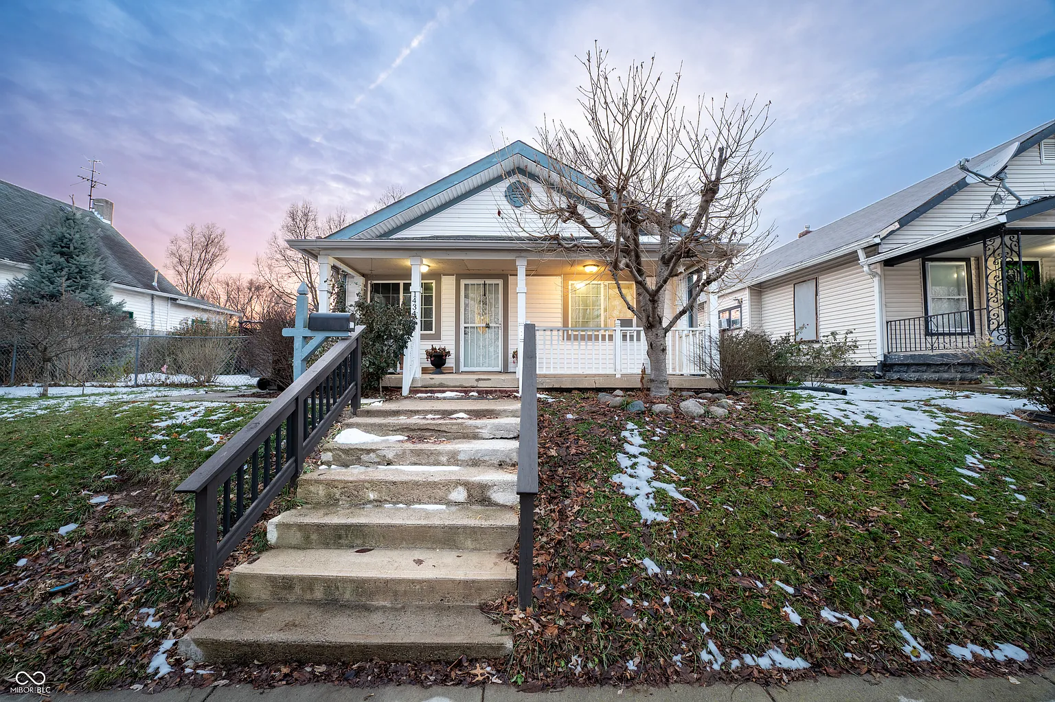 1434 Winfield Ave photo 1