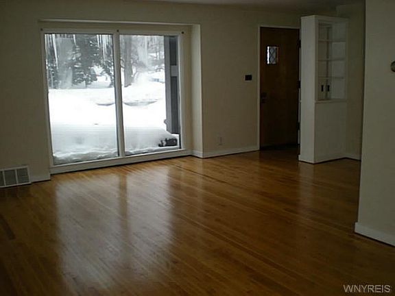 4th image of 319 Lakewood Pkwy