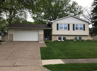 2415 E Garfield St, Davenport, IA 52803