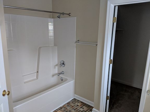 5th image of 1051 Poquoson Ave