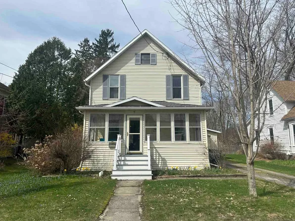 7 Crescent St, Canton, NY 13617