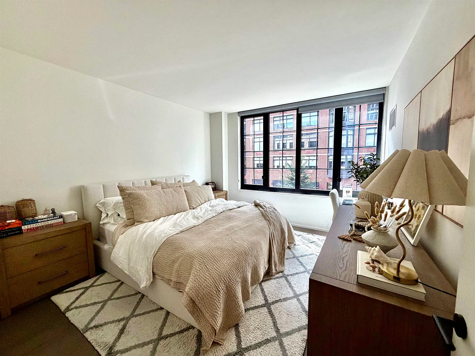 1 bed, 1.0 bath, 918 sqft, $4,300 — Photo 3