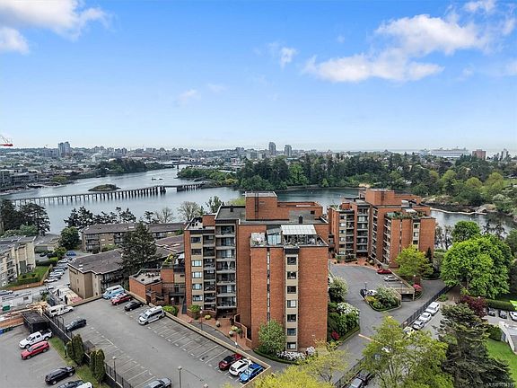 2nd image of 103 Gorge Rd E #703