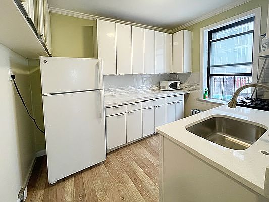 3rd image of 29-01 Broadway #2R