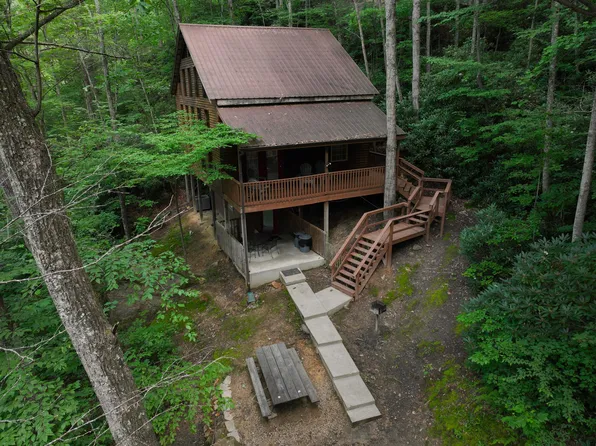 77 Lloyd Ln, Stanton, KY 40380