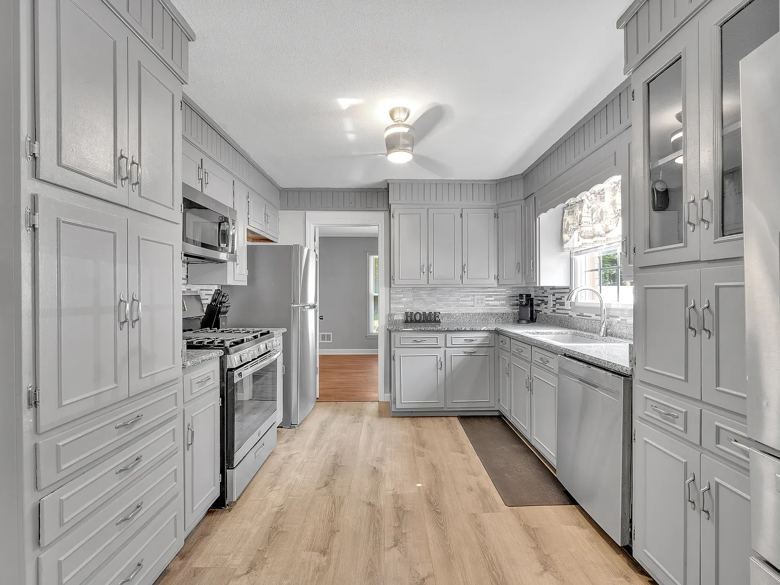Marlwood Cir, Charlotte — Photo 2