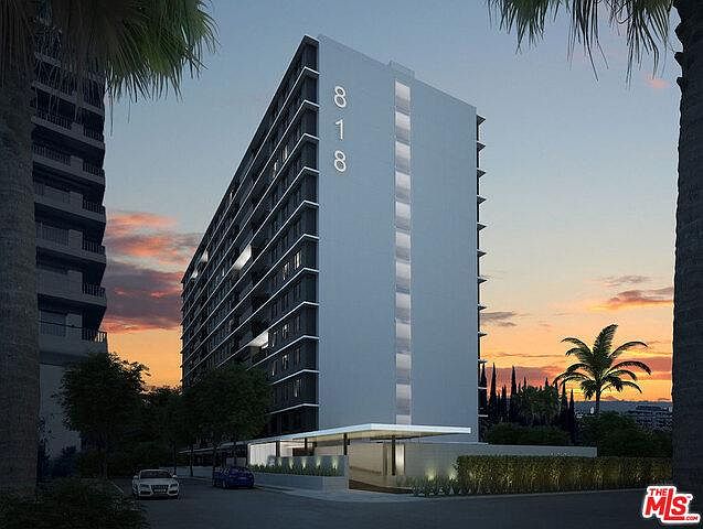 1st image of 818 N Doheny Dr APT 501