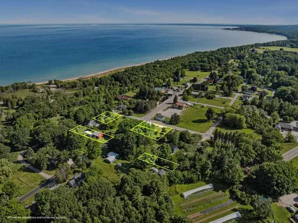 Red Barn N Lake Shore Dr, Harbor Springs, MI 49740