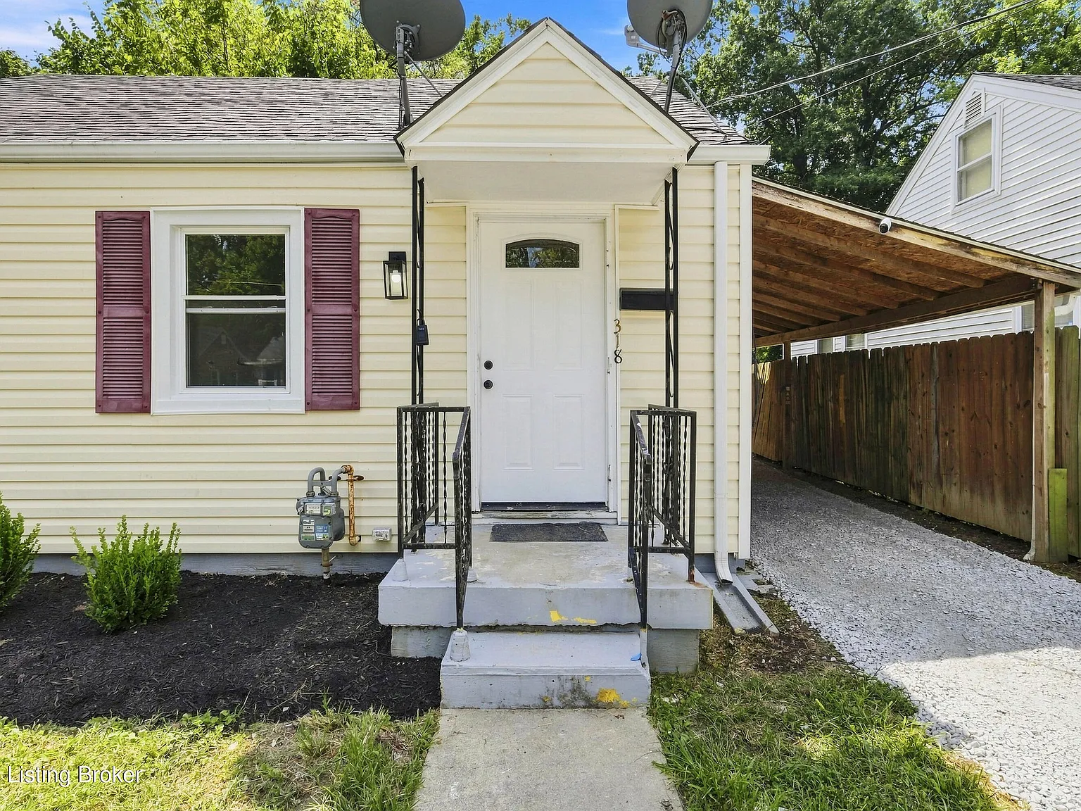 2 bed, 1.0 bath, 628 sqft, $1,350 — Photo 2