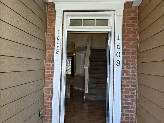 3rd image of 1608 Gardner Park Dr