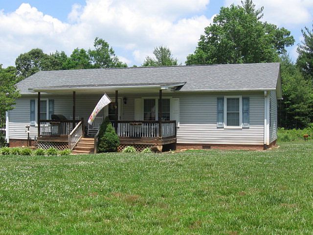 1st image of 300 Whippoorwill Ln