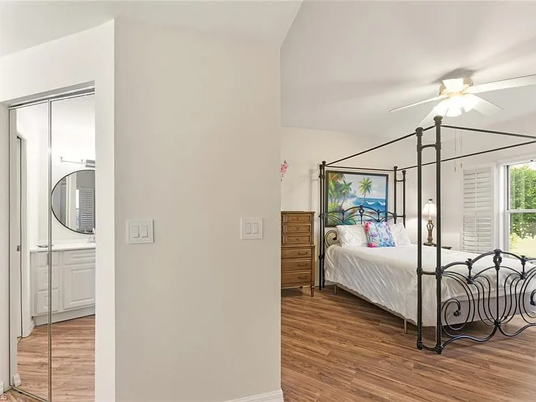 636 Windsor Sq #102 — Photo 10