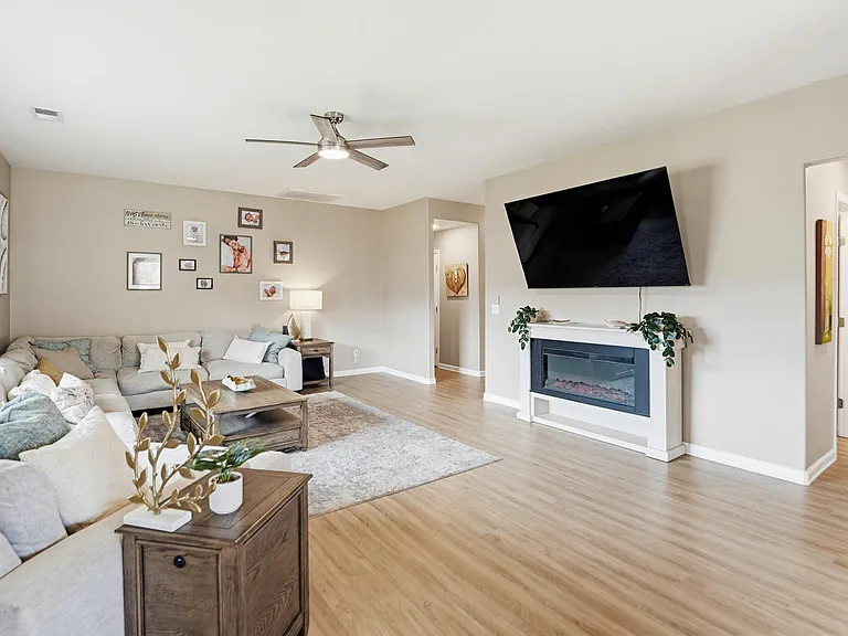320 Honeycomb Ln — Photo 7
