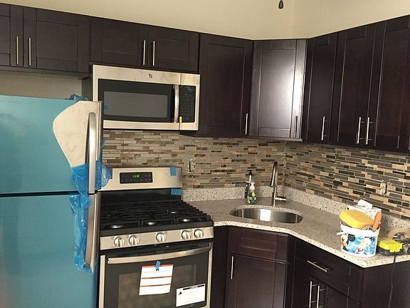 3rd image of 2827 38th St #2