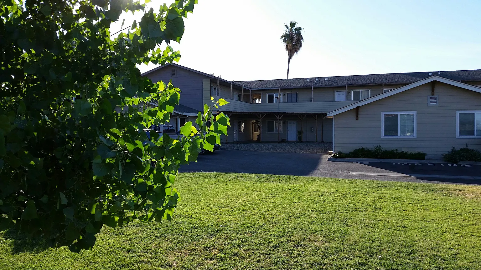 1869 Atwater Blvd APT 5 photo 1