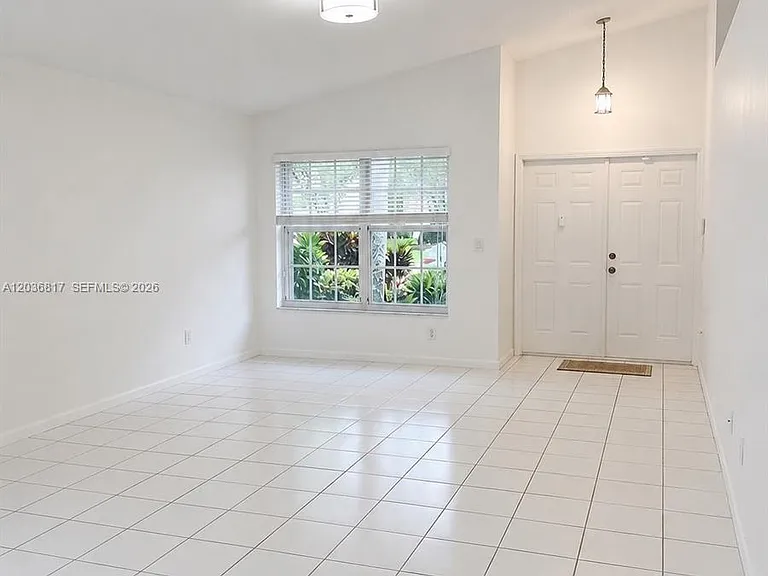 14721 Vista Verdi Rd — Photo 4