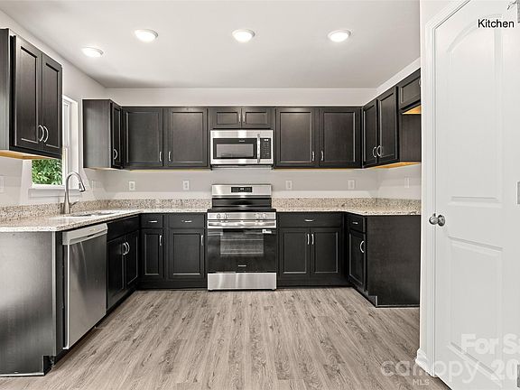3rd image of 2315 Old Blackmon Ln