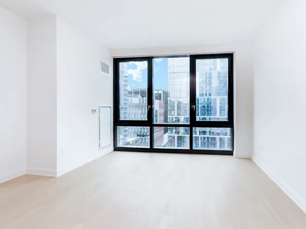 21 West End Avenue 2409 image 1 of 18