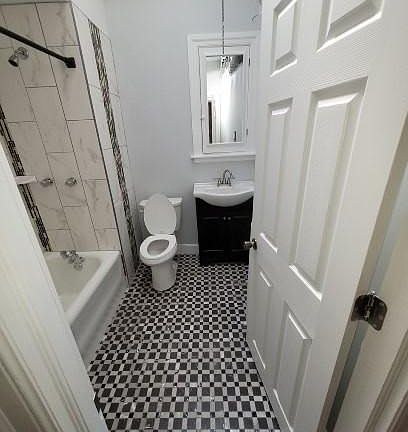 5th image of 5638 Warrington Ave