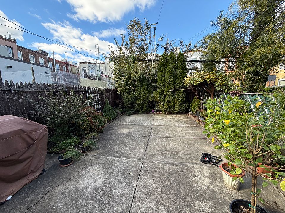 1st image of 6111 Palmetto St #1