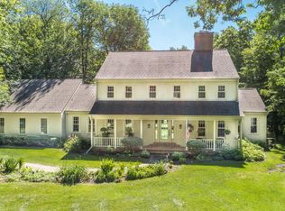 W307N7144 Club Ct, Hartland, WI 53029