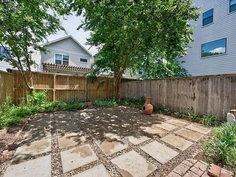 6016 Truro St — Photo 33