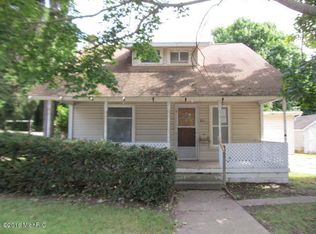 811 N Nottawa St, Sturgis, MI 49091