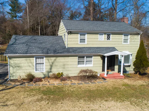 4 Carriage Drive, Norwalk, CT 06850