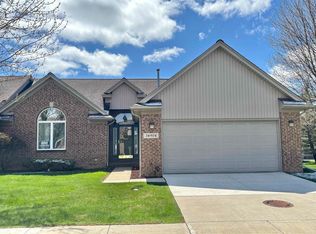 34904 Chickadee Rdg, Richmond, MI 48062