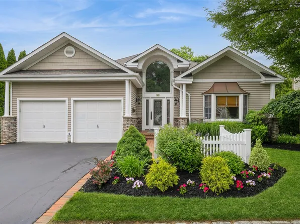 61 Redan Drive, Smithtown, NY 11787