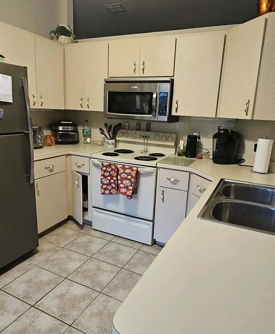 3 bed, 1496 sqft, $900 — Photo 1