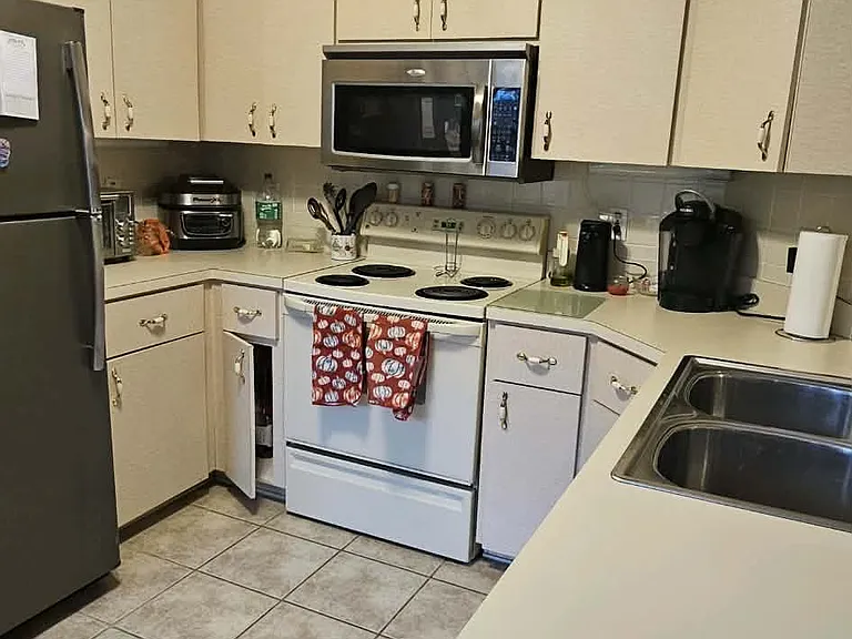 10065 SW 62nd Cir — Photo 1