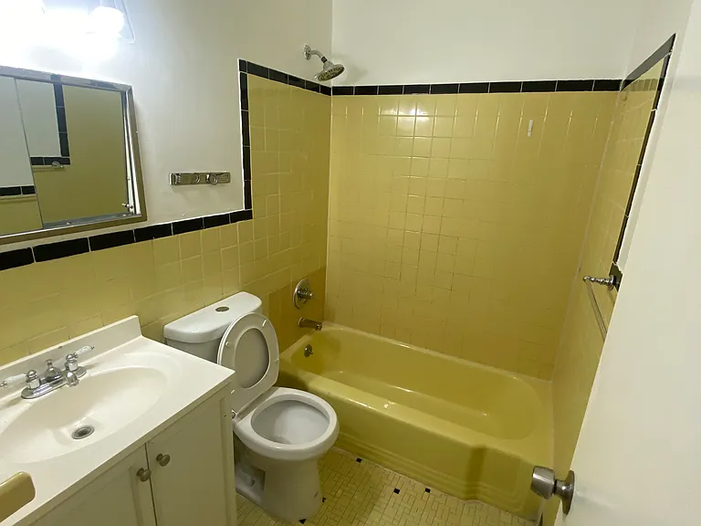202 Jericho Tpke #1 — Photo 10
