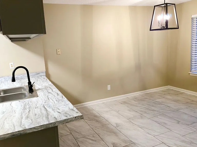 4142 Meadow Chase Cv — Photo 4
