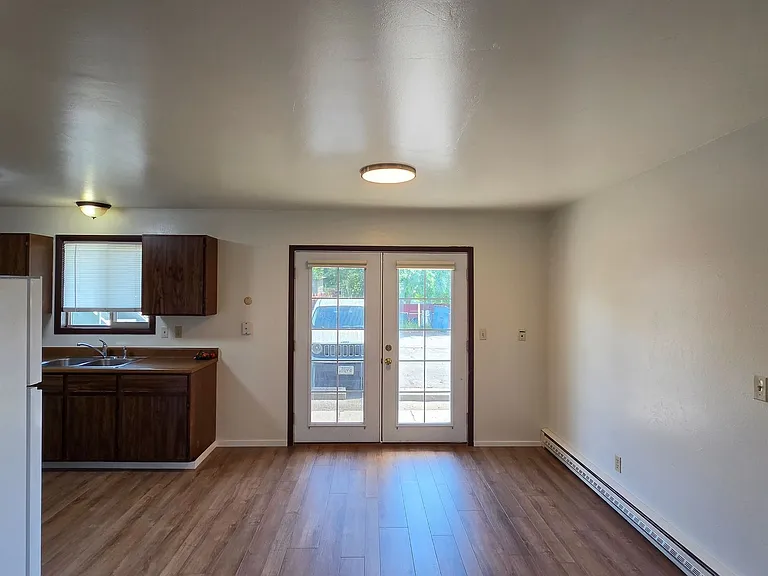 2101 S Garfield St — Photo 4