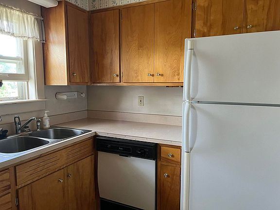 4th image of 600 E 21st St #3