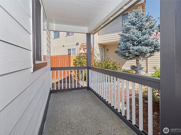 4th image of 6804 E 132nd Street Ct
