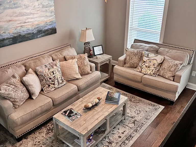 424 Walker Cir — Photo 4