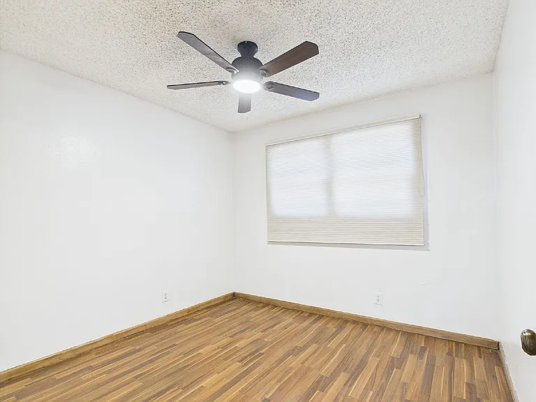 4533 W Brown St — Photo 16