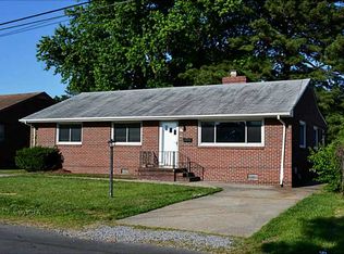 18 Calhoun St, Hampton, VA 23669
